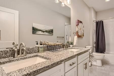New Build 5 Min To Broadway Sleeps 10 Villa Nashville Exteriör bild