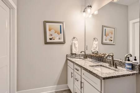 New Build 5 Min To Broadway Sleeps 10 Villa Nashville Exteriör bild